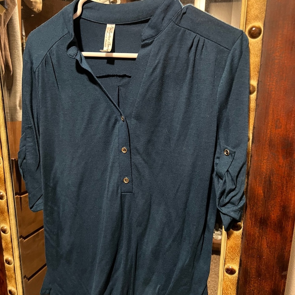 Beautiful blue business casual top.